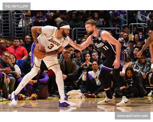 福克斯和萨博尼斯联手发威，国王险胜雄鹿取得胜利